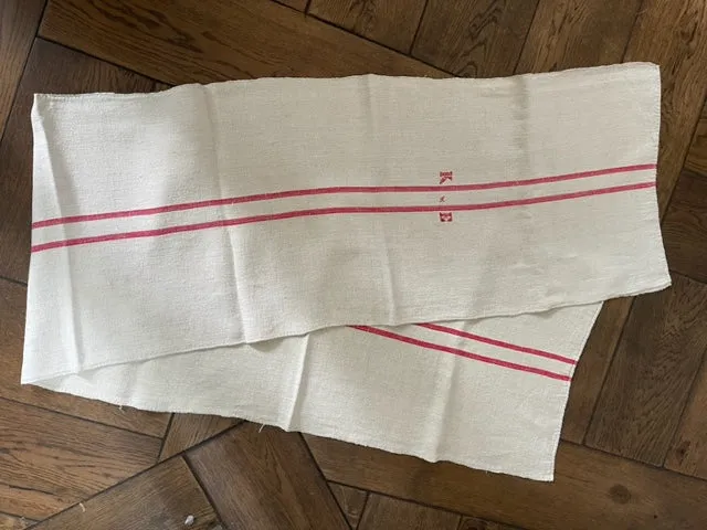 Antique Linen Table Runner - monogrammed 'KE'