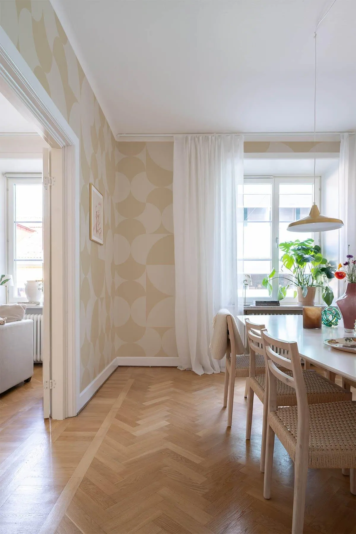 Retro Geometric Pale Yellow
