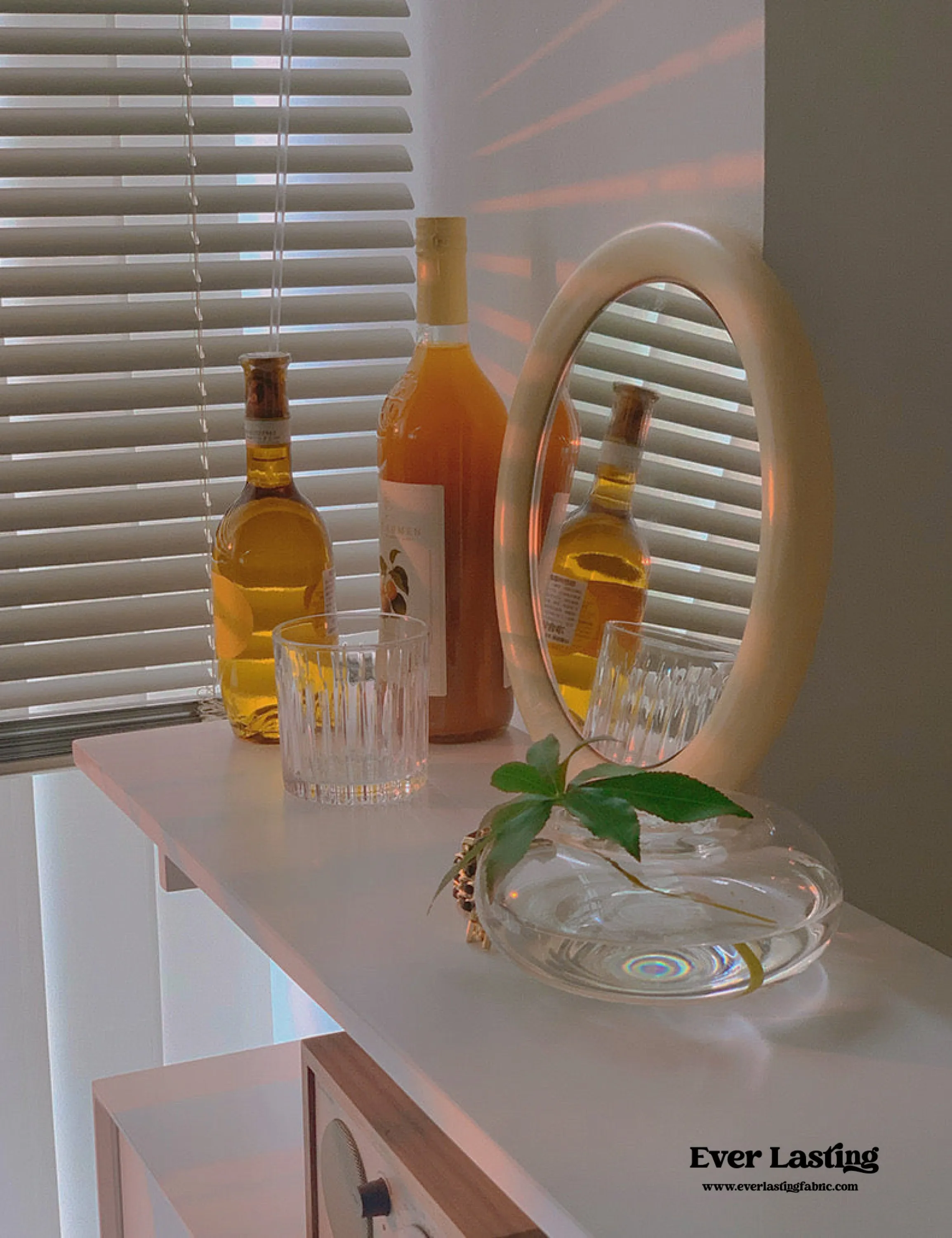 Wooden Circle Mirror / Yellow